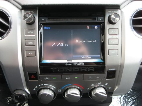 Used 2017 Toyota Tundra SR5 AWD/4WD image 35