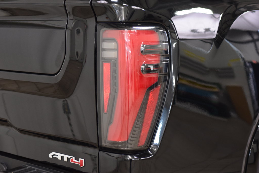 Used 2024 GMC Sierra 2500 AT4 w/ AT4 Premium Plus Package AWD/4WD image 23