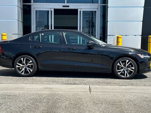 Used 2024 Volvo S60 B5 Core FWD image 3