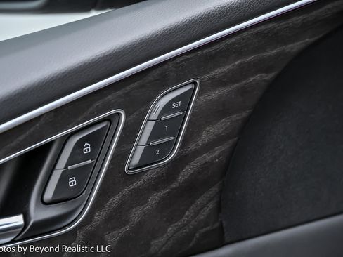 Used 2021 Audi Q8 Prestige image 23