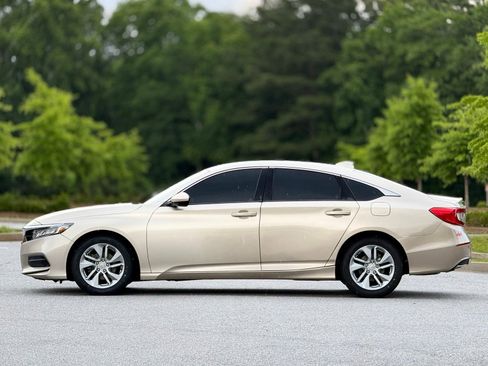 Used 2018 Honda Accord LX image 9