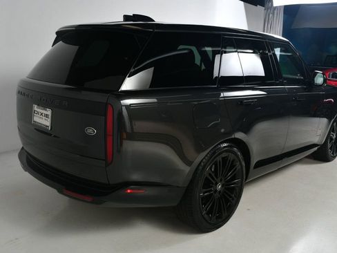 Used 2023 Land Rover Range Rover SE image 8