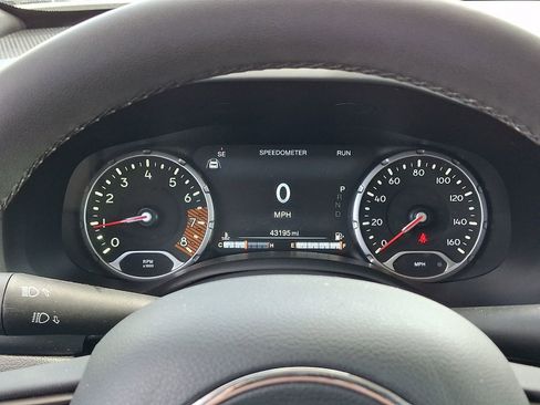 Used 2022 Jeep Renegade Latitude AWD/4WD image 21