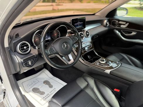 Used 2018 Mercedes-Benz C 300 4MATIC Sedan image 9
