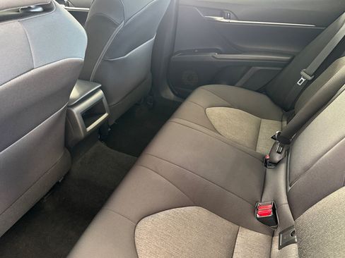 Used 2020 Toyota Camry LE FWD image 15