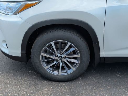 Certified 2019 Toyota Highlander XLE AWD/4WD image 7