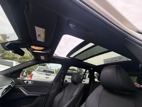 Used 2019 BMW X5 xDrive40i w/ Premium Package AWD/4WD image 34