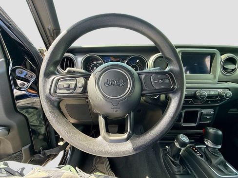 Used 2022 Jeep Wrangler Unlimited Sport AWD/4WD image 12