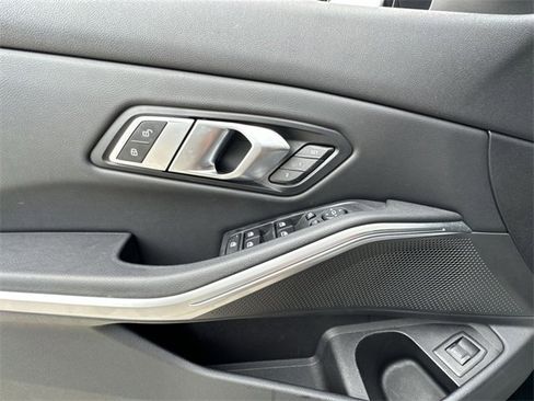 Used 2022 BMW 330i Sedan w/ Convenience Package image 19
