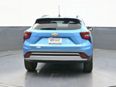 New 2026 Chevrolet Trax LT w/ Driver Confidence Package FWD image 10