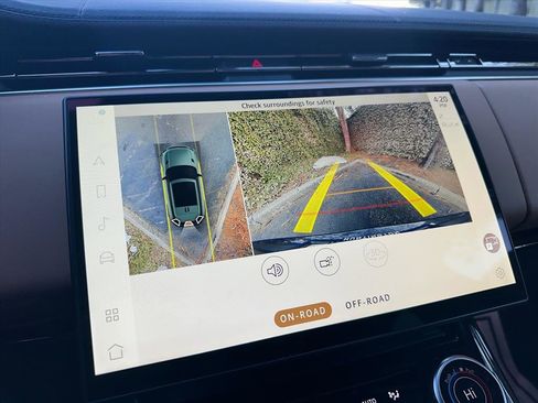 Used 2023 Land Rover Range Rover Sport SE image 14