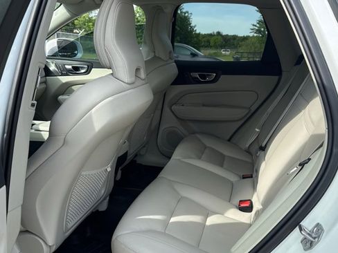 Used 2020 Volvo XC60 T5 Inscription w/ Protection Package Premier AWD/4WD image 18