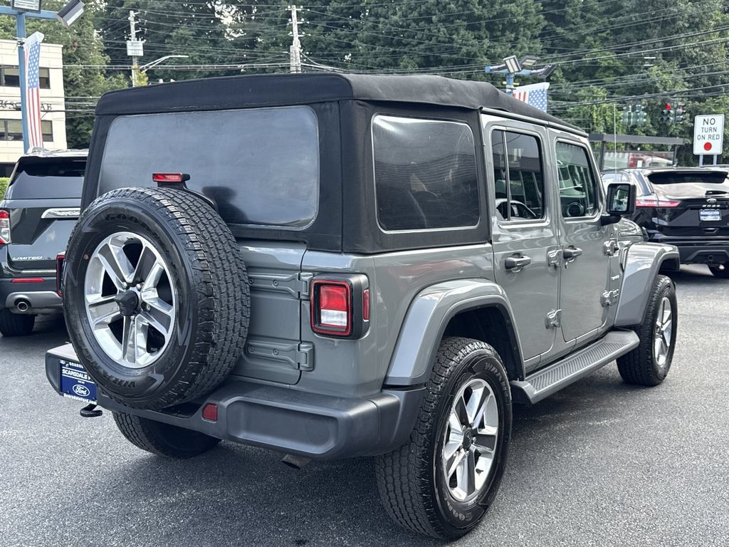 Used 2021 Jeep Wrangler Unlimited Sahara AWD/4WD image 4