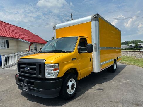 Used 2022 Ford E-350 and Econoline 350 Super Duty RWD image 8
