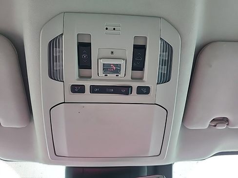 Used 2021 Toyota Highlander Platinum image 39