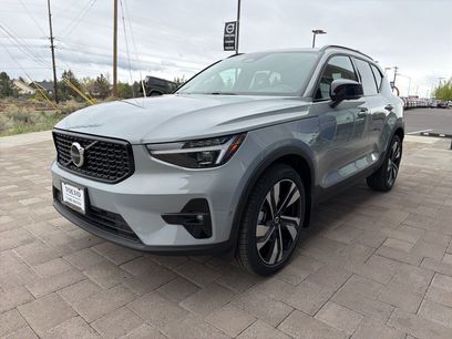 New 2026 Volvo XC40 B5 Plus w/ Protection Package Premier