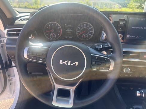Used 2023 Kia K5 LXS FWD image 13