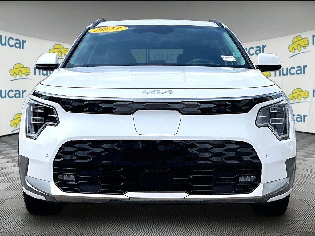 Used 2023 Kia Niro Wave FWD image 2