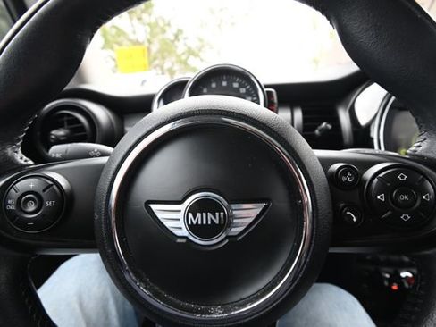 Used 2017 MINI Cooper 2-Door Hardtop FWD image 12
