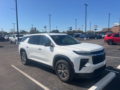 Used 2024 Chevrolet Traverse LS