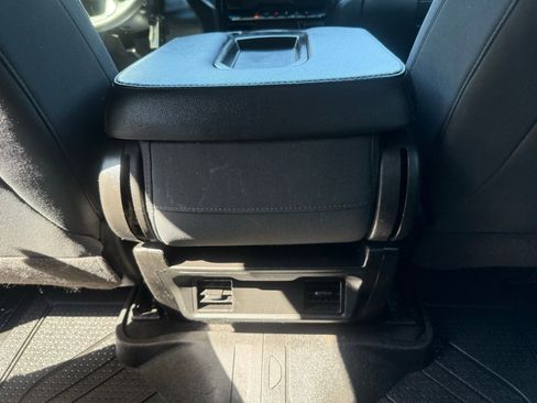 Used 2020 Chevrolet Silverado 1500 Custom w/ Custom Value Package RWD image 32