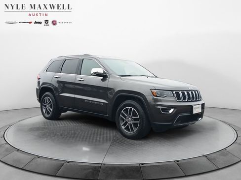 Used 2017 Jeep Grand Cherokee Limited w/ Luxury Group II image 2