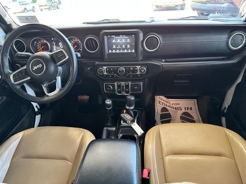 Used 2018 Jeep Wrangler Unlimited Sahara w/ Cold Weather Group AWD/4WD image 28