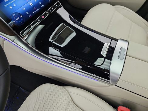New 2027 Mercedes-Benz GLC 300 image 9
