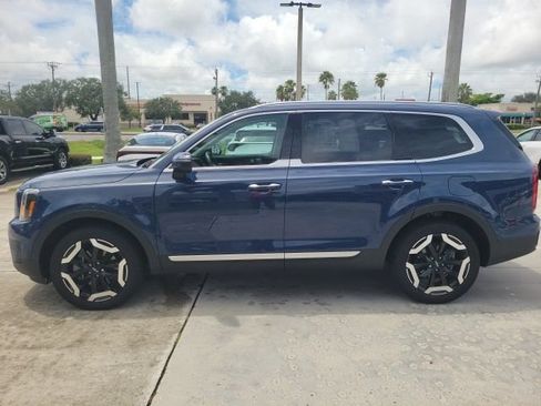 Certified 2024 Kia Telluride S w/ S Sunroof Package FWD image 5