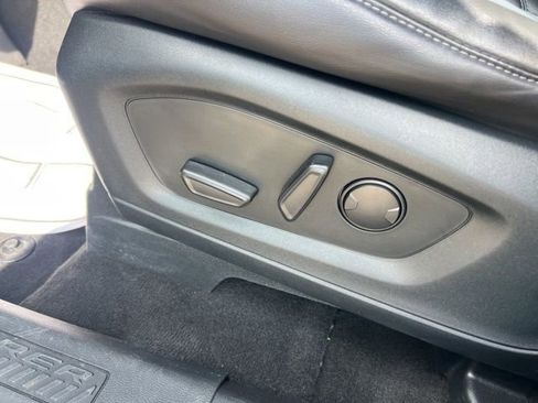 Certified 2022 Ford Explorer XLT w/ Equipment Group 202A image 21