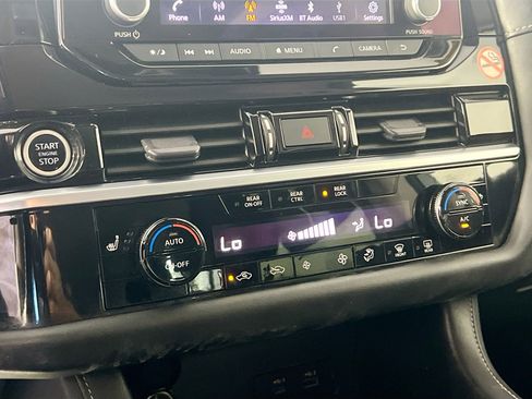 Used 2023 Nissan Pathfinder SV image 27