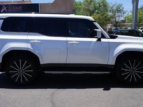 Used 2024 Lexus GX 550 w/ Cold Area Package AWD/4WD image 2