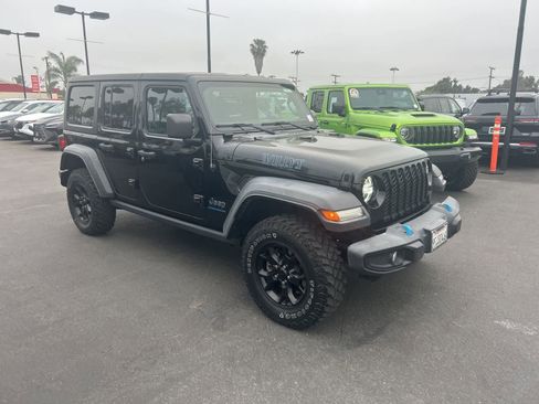Used 2023 Jeep Wrangler Unlimited w/ Dual Top Group image 9