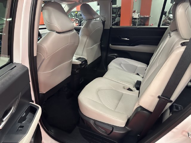 Certified 2025 Toyota Grand Highlander FWD image 13