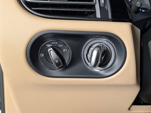 New 2026 Porsche Macan image 34