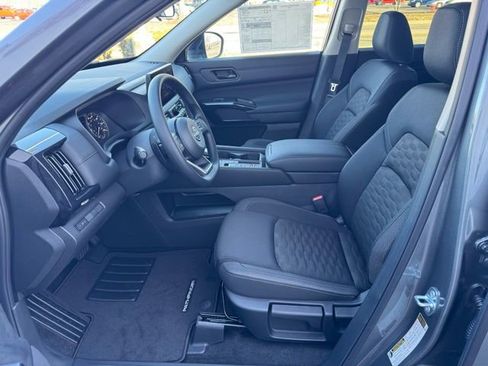 New 2026 Nissan Pathfinder S image 12