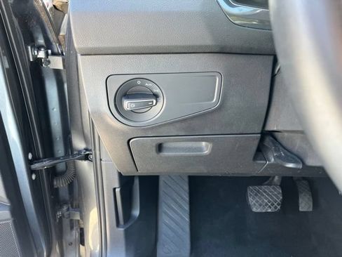 Used 2023 Volkswagen Tiguan SE FWD image 30