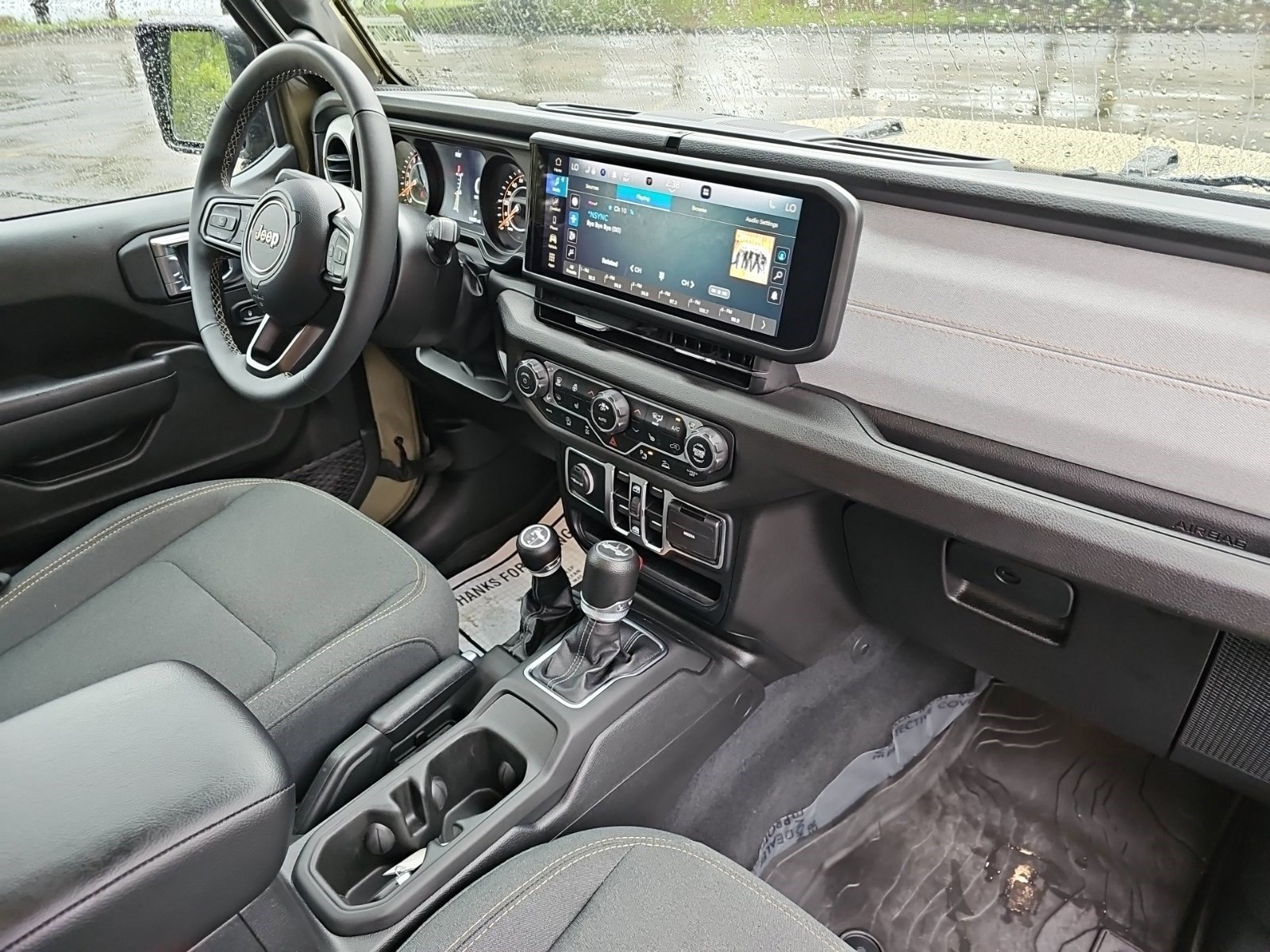 Used 2025 Jeep Wrangler Unlimited Sport AWD/4WD image 12
