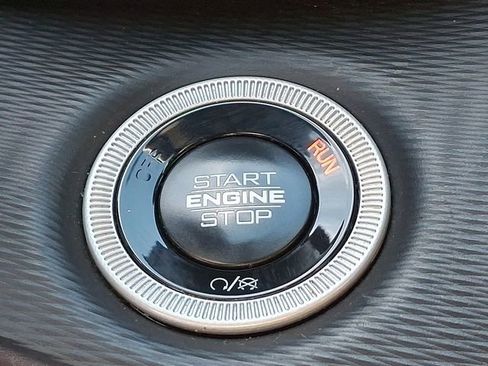 Used 2024 Jeep Grand Cherokee Altitude image 25