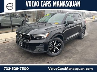Certified 2025 Volvo XC40 B5 Core AWD/4WD video 1