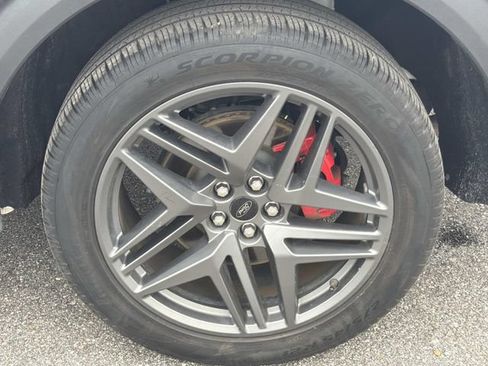 Certified 2025 Ford Explorer ST-Line w/ ST-Line Street Pack AWD/4WD image 17