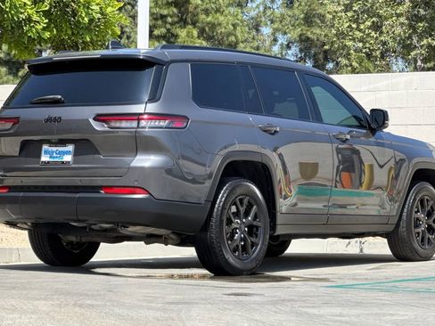 Used 2022 Jeep Grand Cherokee L Laredo AWD/4WD image 7