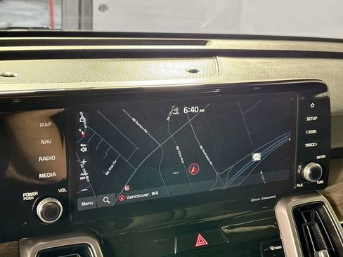 Used 2022 Kia Sorento S w/ Panoramic Sunroof Package AWD/4WD image 16