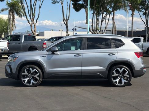 Used 2022 Volkswagen Taos SEL AWD/4WD image 6