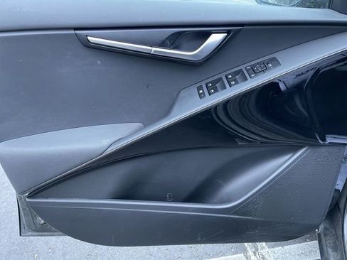 Used 2023 Kia Niro EX image 23