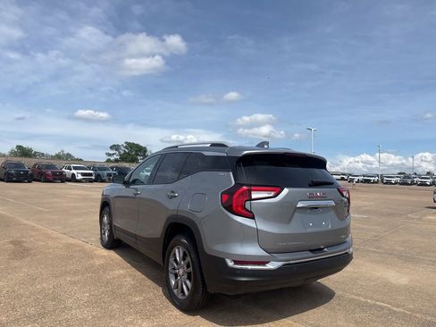 Used 2024 GMC Terrain SLT w/ Infotainment Package II AWD/4WD image 15