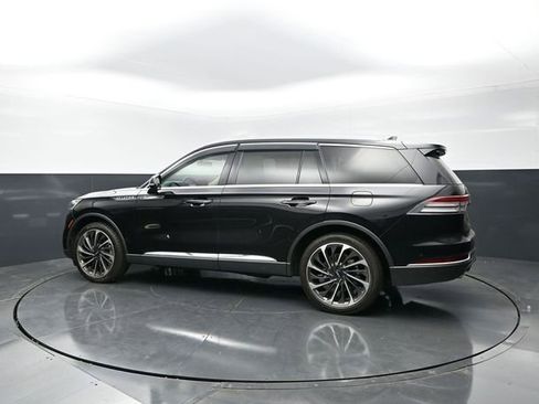 Used 2023 Lincoln Aviator Reserve w/ Equipment Group 201A AWD/4WD image 2