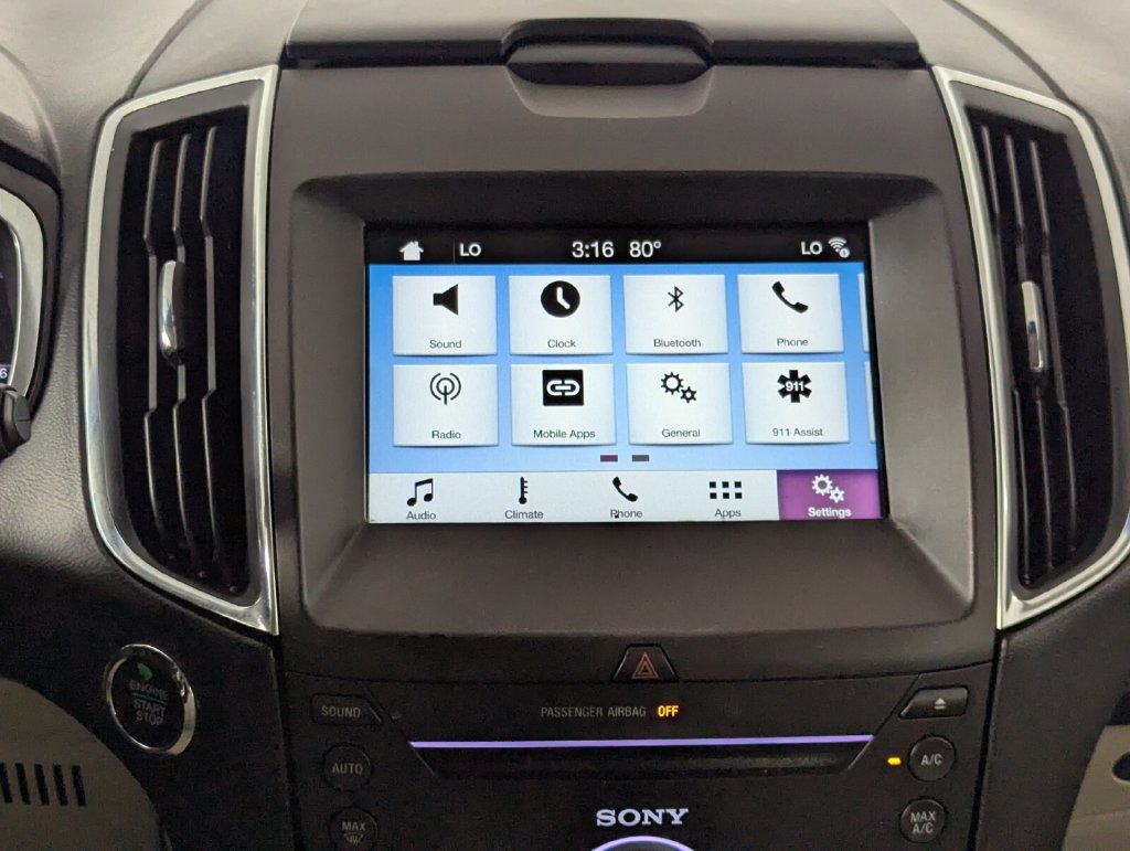 Used 2018 Ford Edge Titanium FWD image 18