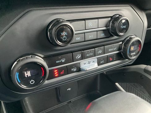 Used 2023 Ford Bronco Big Bend image 11