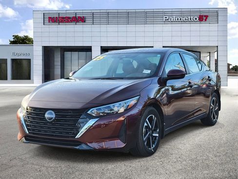 Used 2025 Nissan Sentra SV image 3